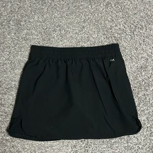 NWT Mid rise stride Skort